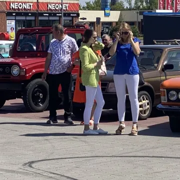 Auto - Moto Weteran 6.  W Radomsku zaparkowały motoryzacyjne legendy