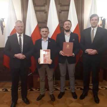 Szkółka piłkarska RKS Radomsko odebrała złoty certyfikat PZPN
