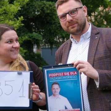 851 podpisów dla Rafała Trzaskowskiego zebrała pierwszego dnia radomszczańska Platforma Obywatelska