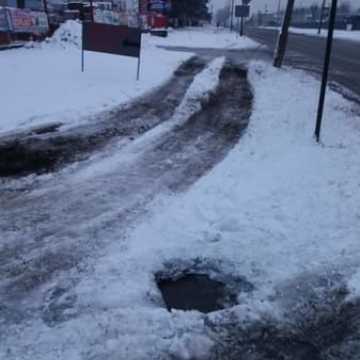 Dziurawa ulica Sucharskiego