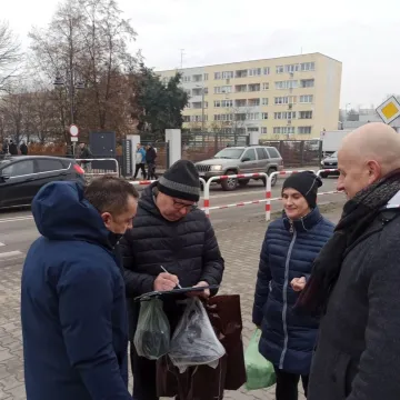 Refundacja dla in vitro. Platforma Obywatelska zbiera podpisy w Radomsku