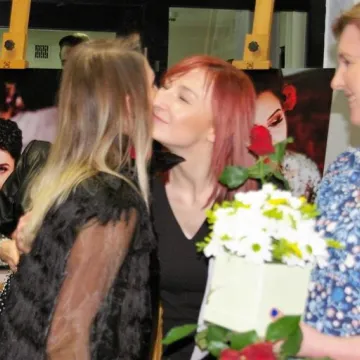 Wygrały z nowotworem. Teraz pozują do zdjęć, by dać siłę chorym kobietom