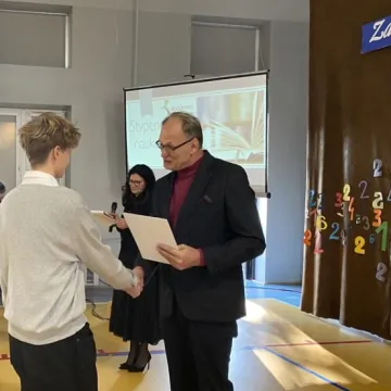 Najlepsi z najlepszych. Uczniowie  nagrodzeni stypendiami prezydenta