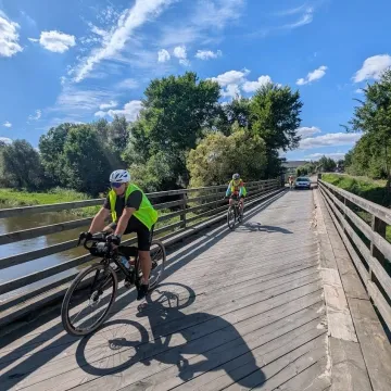 Rowerzyści odkrywali uroki regionu między Wartą, a Pilicą