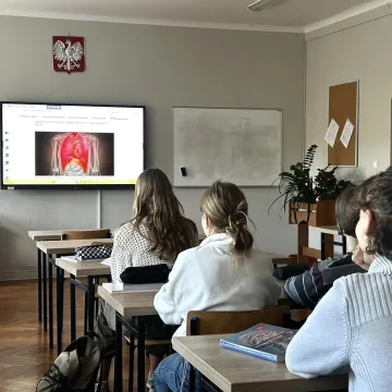 Monitory interaktywne w kolejnych pracowniach II LO w Radomsku