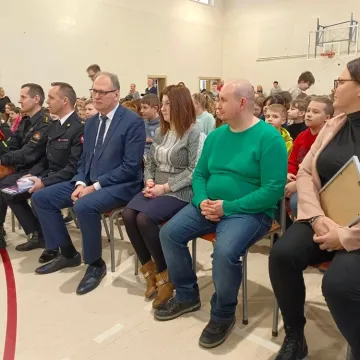 Mały bohater Miłosz Kwaśniak odebrał nagrodę od prezydenta Radomska