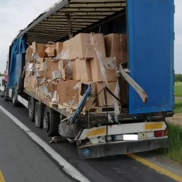 Kolizja na DK1. Kierowca zasnął