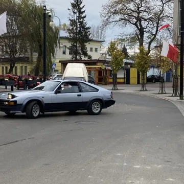 Zabytkowe pojazdy przejechały ulicami Radomska