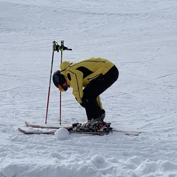 Tłumy narciarzy na Górze Kamieńsk