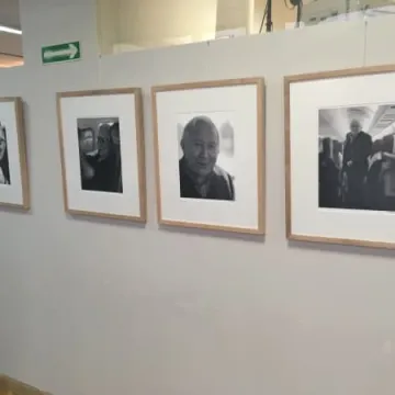 Tadeusz Różewicz w fotograficznym obiektywie
