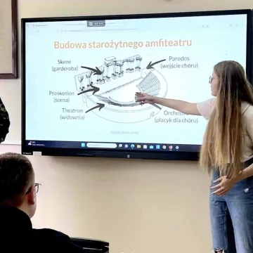 Monitory interaktywne w kolejnych pracowniach II LO w Radomsku