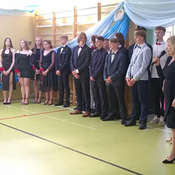 Bal na zakończenie ósmej klasy w PSP nr 2 w Radomsku