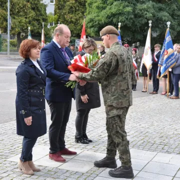 W Radomsku upamiętniono 77. rocznicę utworzenia KWP