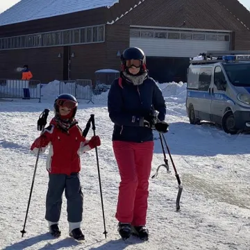 Tłumy narciarzy na Górze Kamieńsk