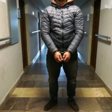 Policjanci z Częstochowy zamknęli fabrykę papierosów w pow. radomszczańskim 