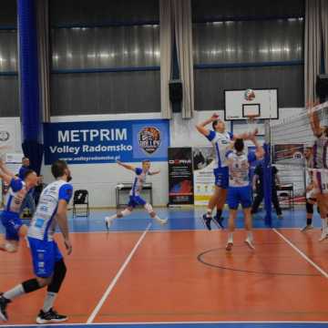 Siatkarze METPRIM Volley Radomsko bez punktów w meczu z Bielawianką