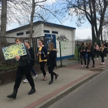 Uliczny happening uczniów Mechanika