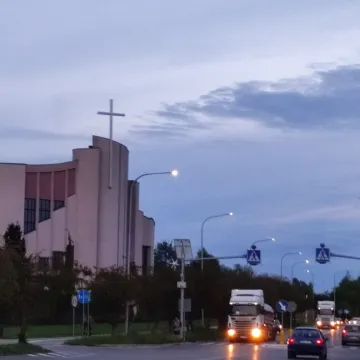 Nowe uliczne latarnie LED w Radomsku zaczynają świecić