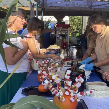 Kietlin świętował przy stole i na zjeżdżalni