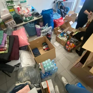 [AKTUALIZACJA] Kolejne punkty zbiórki darów. Radomszczanie ruszyli z pomocą dla Ukrainy