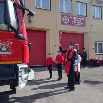 OSP w Gomunicach z nowym samochodem ratowniczo-gaśniczym