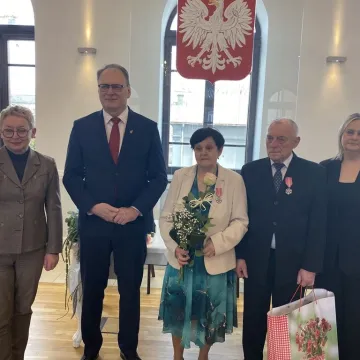 Razem przez pół wieku. Medale trafiły do dziesięciu par