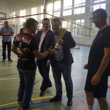 Samorządowcy grali w siatkówkę