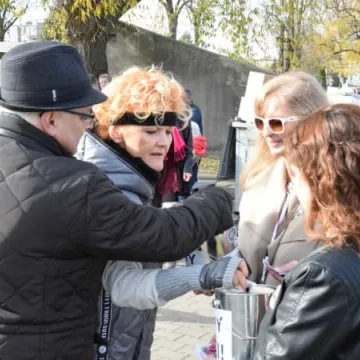 Kwesta na cmentarzach w Radomsku