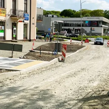 Zobacz, jak postępują prace przy przebudowie ul. Żeromskiego w Radomsku