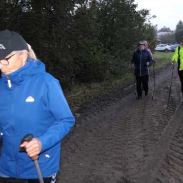 Spacery Nordic Walking zintegrowały mieszkańców południowo-zachodniej części gminy Radomsko