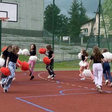 Przy PSP 9 w Radomsku powstał kompleks boisk sportowych