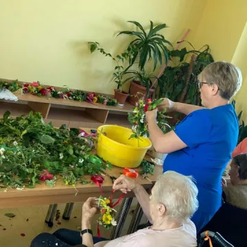 Podopieczni ZPO w Radomsku wyplatali wianki