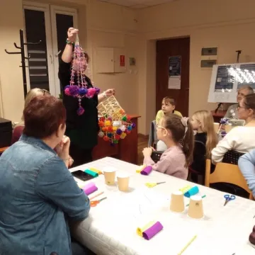 Pisanki i pająki ludowe ożywiły tradycję w Gidlach