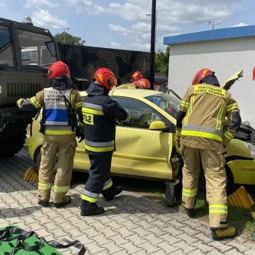 Symulacja wypadku i zarządzanie kryzysowe. Trening 9. Łódzkiej Brygady OT w Radomsku