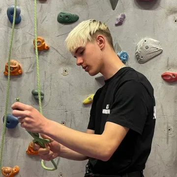 Uczniowie klas mundurowych z Radomska uczestniczyli w manewrach WOT