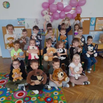 „Marzenia się spełniają”. Przedszkolaki z PP nr 9 obchodziły Światowy Dzień Pluszowego Misia