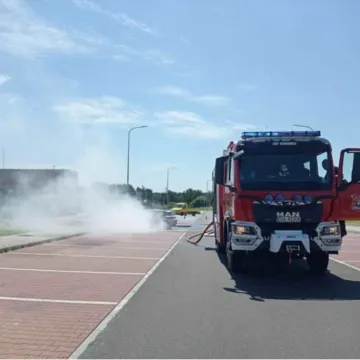 Pożar osobówki na MOP-ie w Słostowicach
