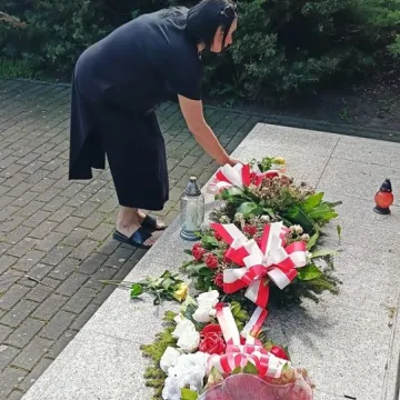 Oddali hołd zamordowanym Żydom z Przedborza