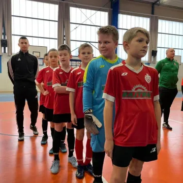 Na boisku i przy tenisowym stole. MOSiR Radomsko gra z WOŚP