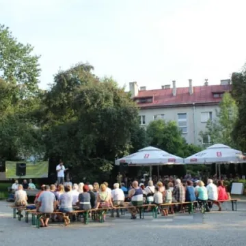 O miłości śpiewem