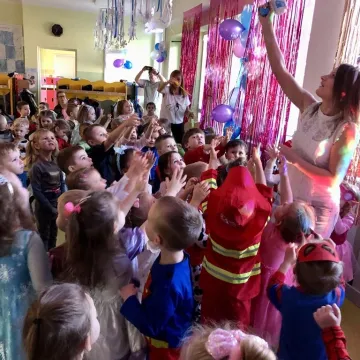 „Zimowa Kraina”. Bal karnawałowy w przedszkolu nr 9 w Radomsku