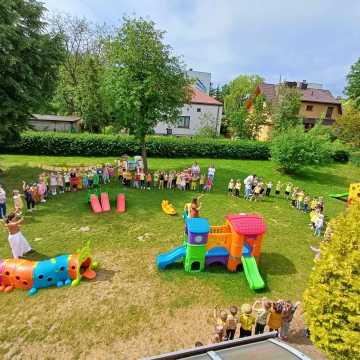 Obchody Dnia Pszczoły w grupach młodszych z przedszkola nr 9 w Radomsku