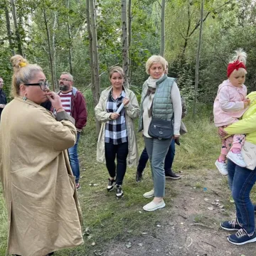 Spacer w obronie drzew na Gliniankach w Radomsku