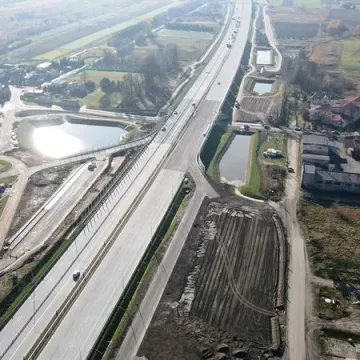 Jak postępują prace na A1 na odcinku Kamieńsk-Radomsko?