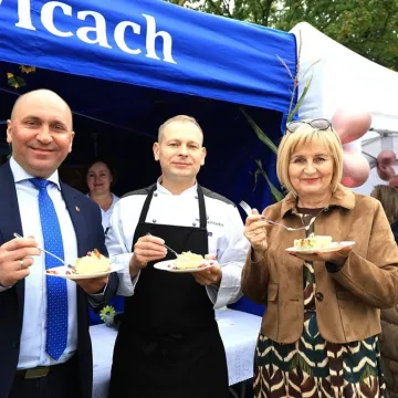 Lokalne tradycje w centrum uwagi podczas święta ziemniaka w Dmeninie