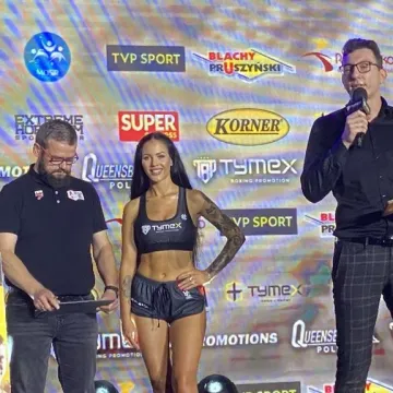 Ceremonia ważenia zawodników przed galą Korner Radomsko Boxing Night