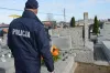 Policjanci apelują o zachowanie zasad bezpieczeństwa podczas wizyt na cmentarzu