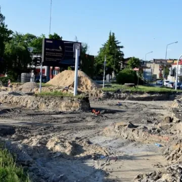 Prace przy budowie ronda na ul. Brzeźnickiej