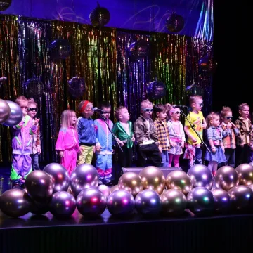 Przedszkolaki z „dwójki” dla babci i dziadka