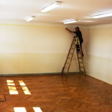 Wakacyjne remonty w szkołach średnich